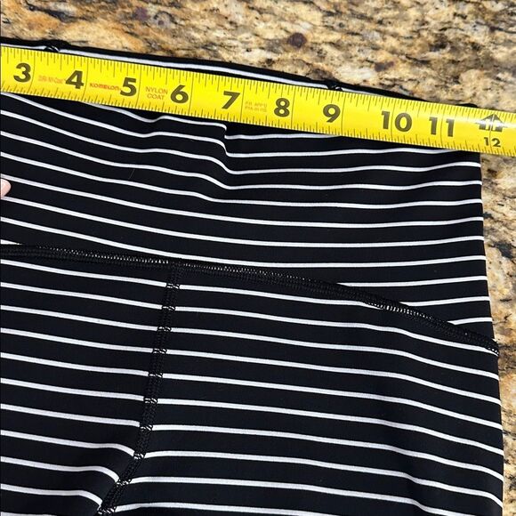 Lululemon Train Times Pant Leggings 25" Parallel Stripe Black White Size 4 - Picture 7 of 9